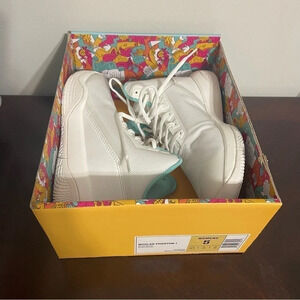 Moolah‎ Kicks Woman Moolah Phantom 1 Basketball Sneakers Size 5 Retail $109 NEW